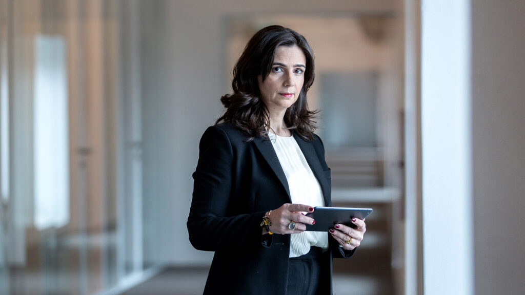 Inês Sequeira Mendes é capa da edição de outubro da Iberian Lawyer