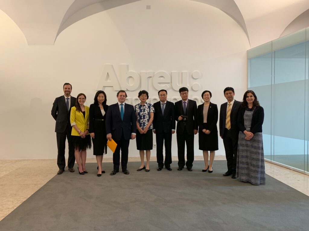 Abreu Advogados recebe comitiva da China