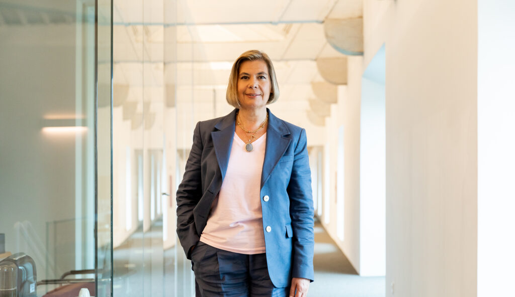 Teresa Anselmo Vaz participa no XIV Congresso do Centro de Arbitragem Comercial