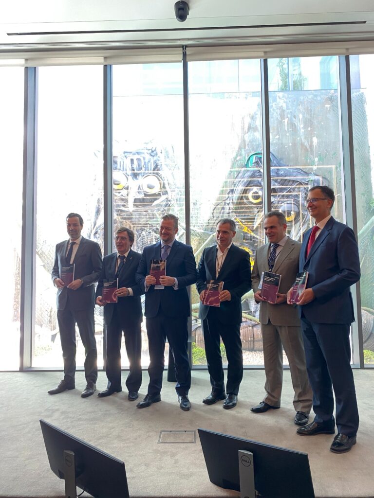 Abreu Advogados recebeu apresentação de livro sobre direitos das pessoas com deficiência